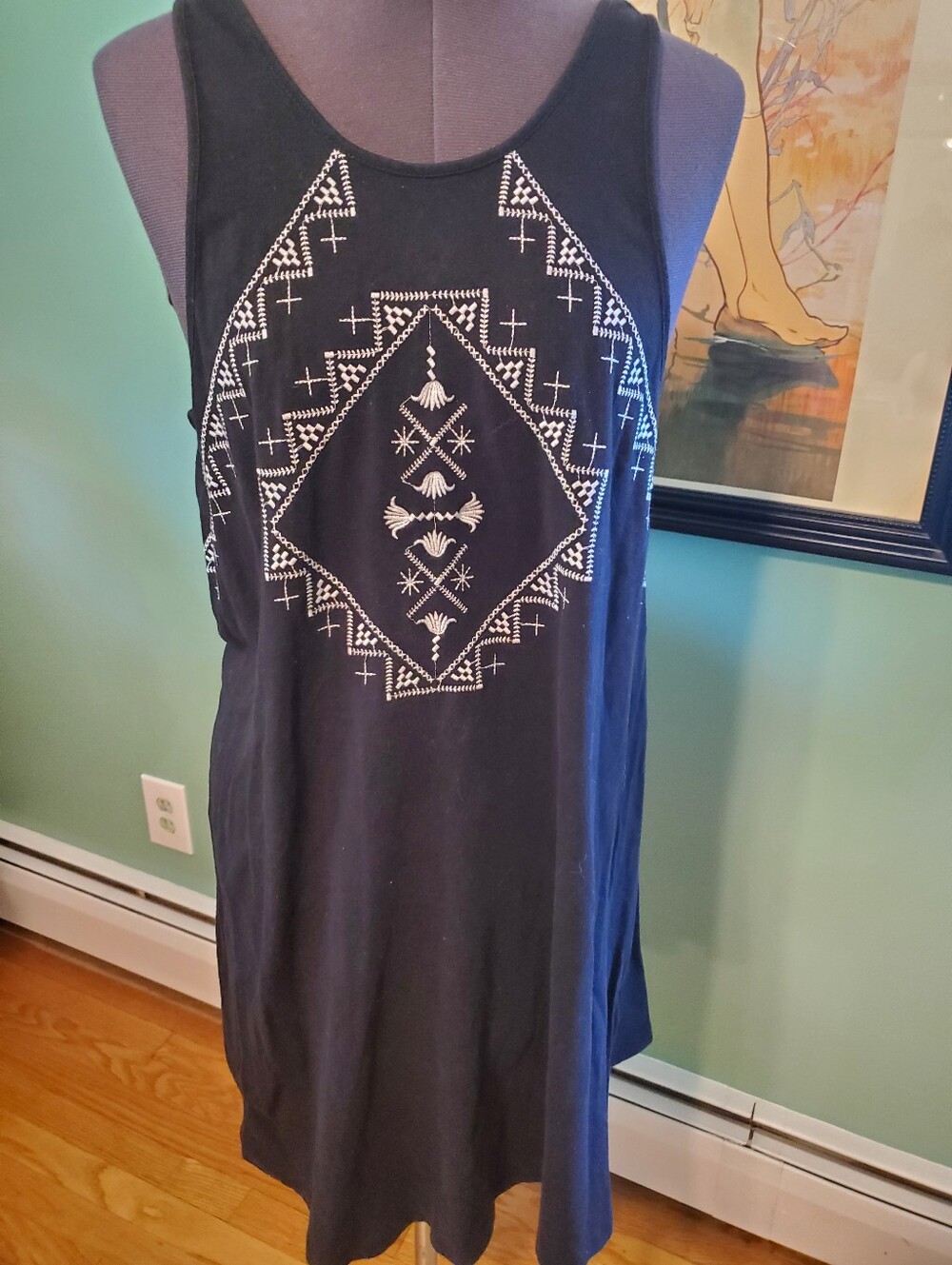 Maunces Black Embroidered Sleeveless Tunic